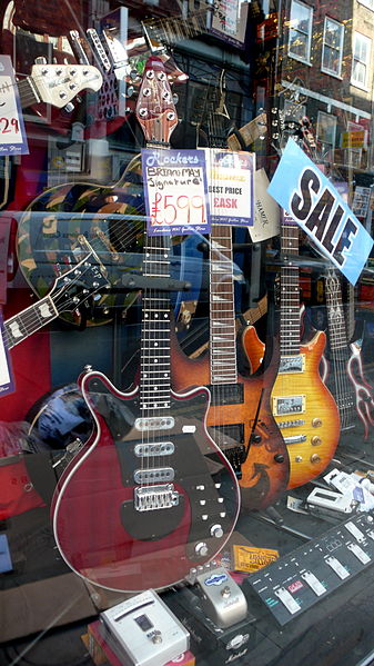 337px Brian Mays Signature Red Guitar