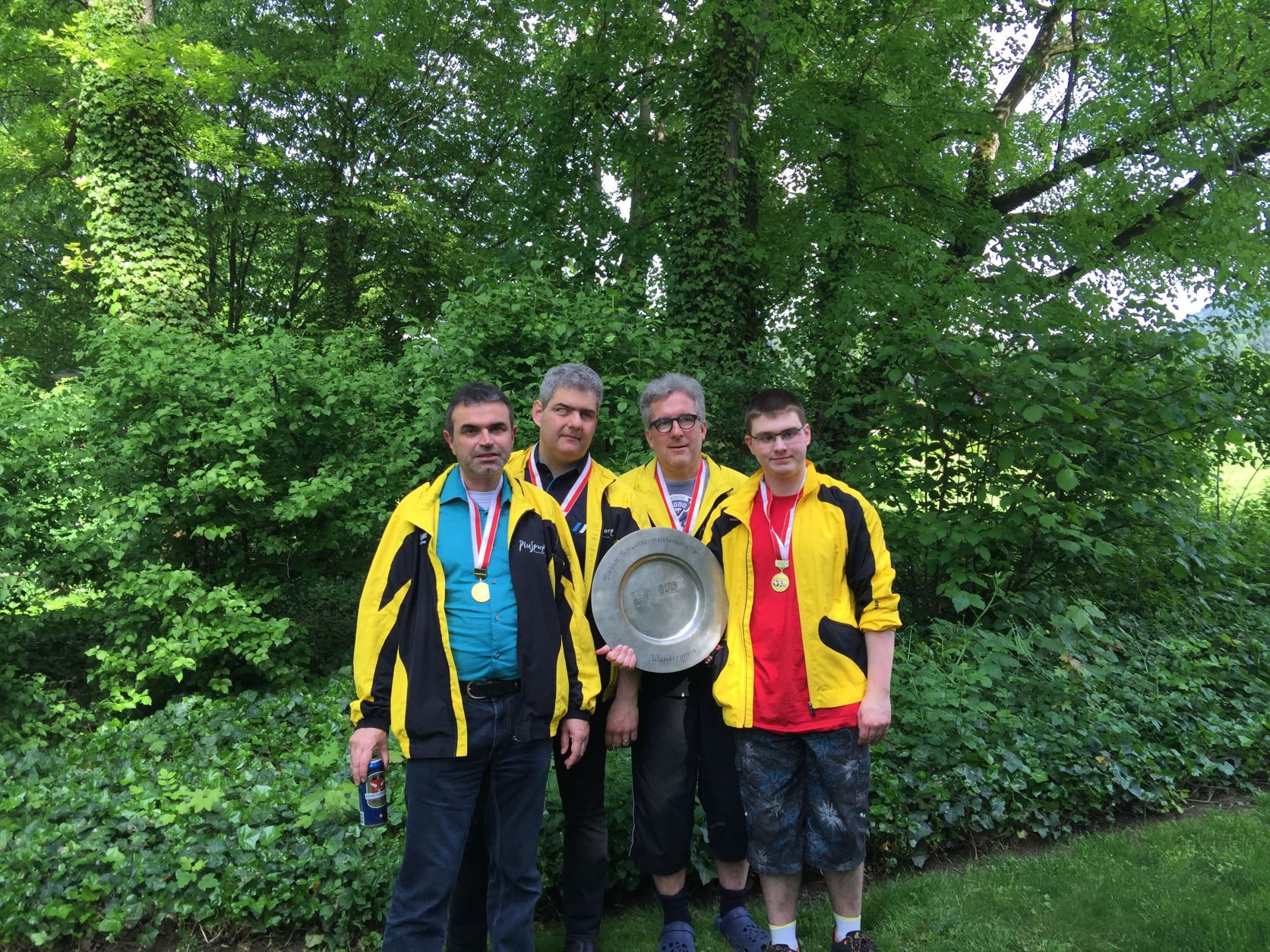 photo 4 2016 05 21 Teambild Meistertitel 4 redimensionnee